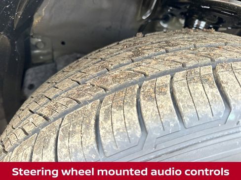 New 2025 Nissan Pathfinder SL image 12