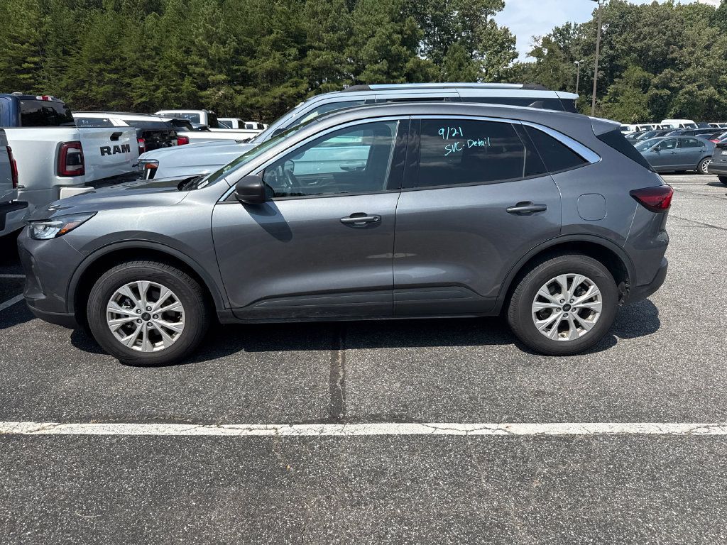 Used 2024 Ford Escape Active AWD/4WD image 7