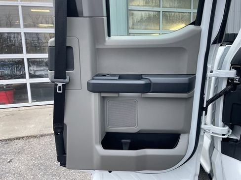 Used 2022 Ford F250 XL w/ Power Equipment Group image 10