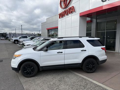 Used 2014 Ford Explorer 4WD image 3