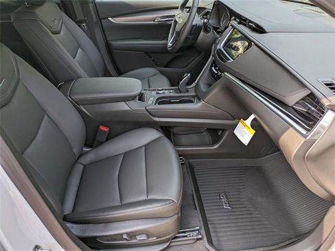 New 2025 Cadillac XT6 Luxury w/ LPO, Floor Liner Package image 25