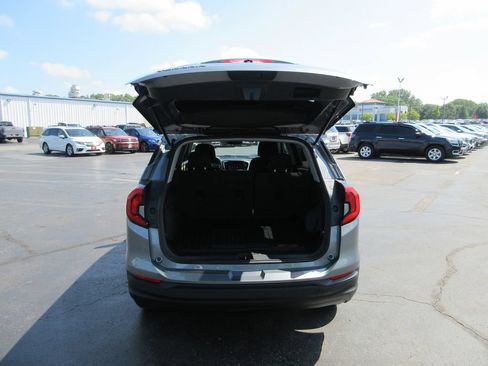 Used 2020 GMC Terrain SLE w/ Driver Convenience Package FWD image 7