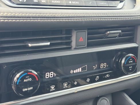 Certified 2023 Nissan Rogue SV image 25