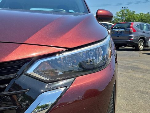 Used 2025 Nissan Sentra SV FWD image 11