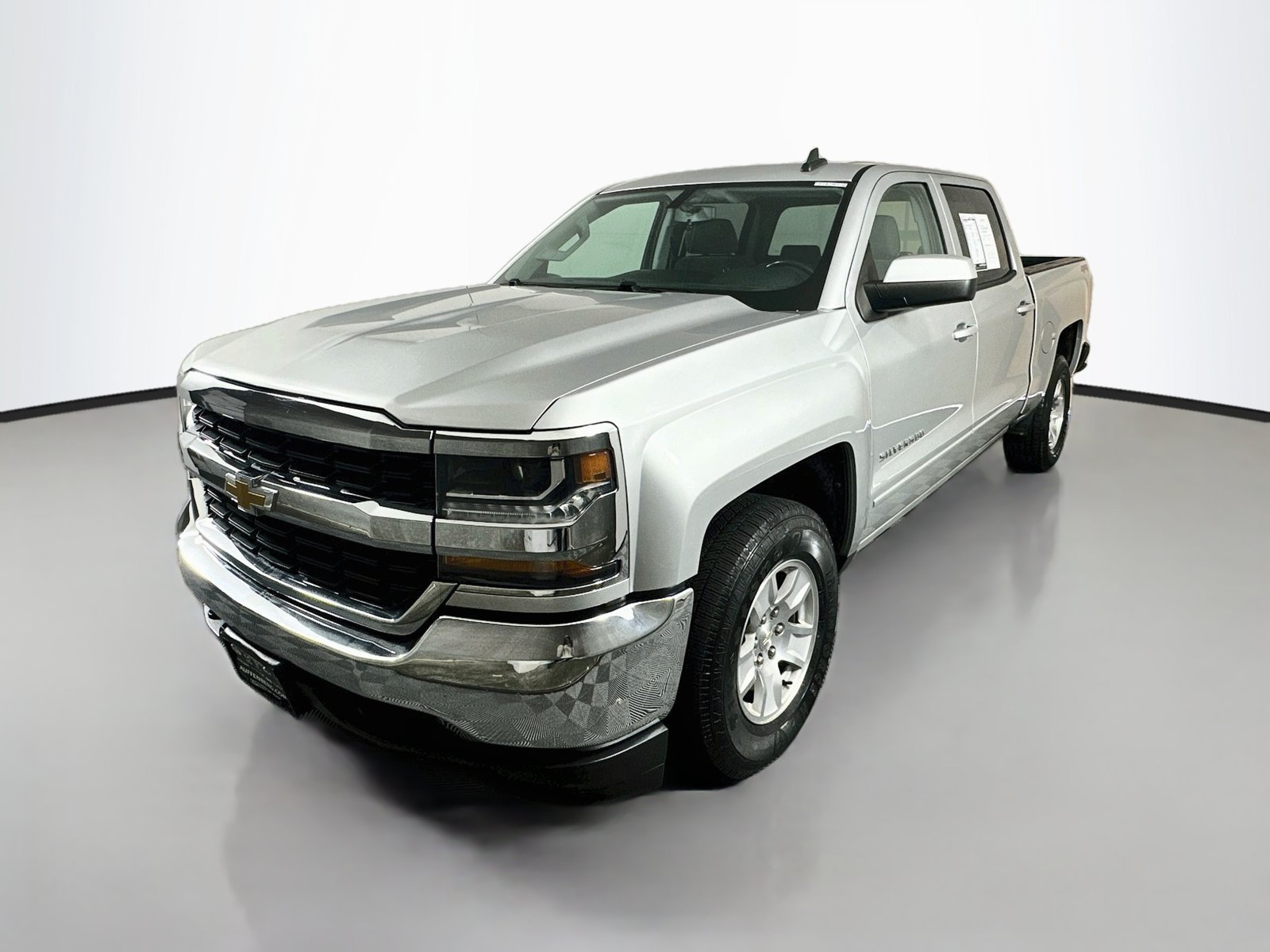 Used 2018 Chevrolet Silverado 1500 LT AWD/4WD image 3