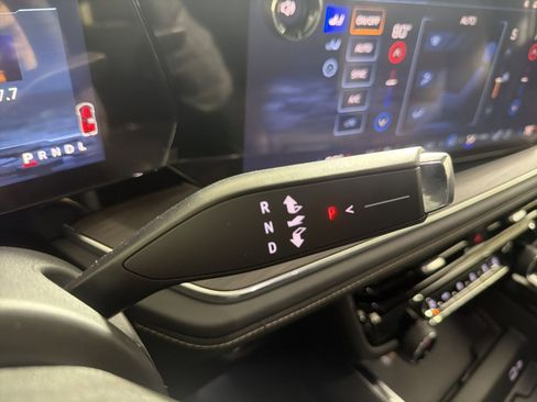 New 2026 Chevrolet Suburban Premier AWD/4WD image 21