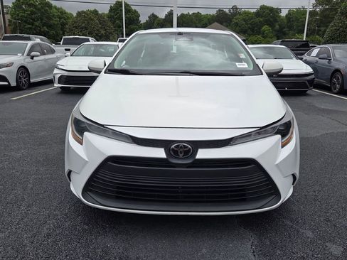 Used 2024 Toyota Corolla LE FWD image 2