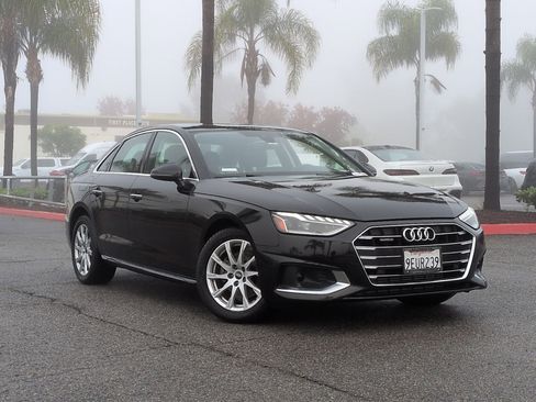 Used 2023 Audi A4 2.0T Premium w/ Convenience Package image 2