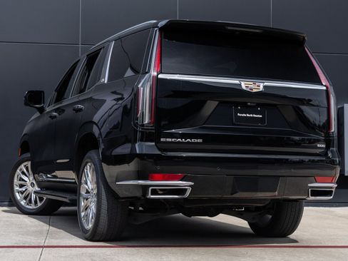 Used 2023 Cadillac Escalade Premium Luxury image 6