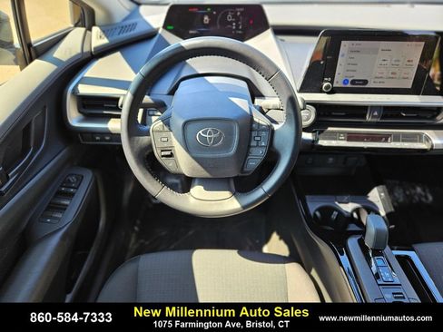 Used 2024 Toyota Prius LE image 13