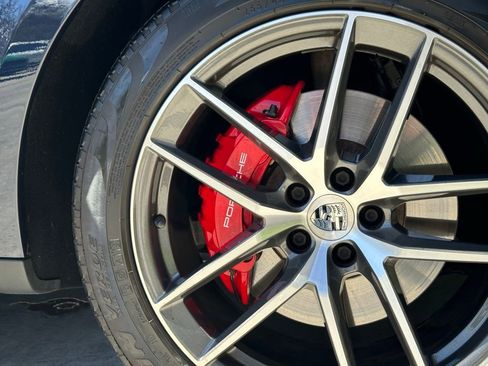 Certified 2022 Porsche Macan S image 16