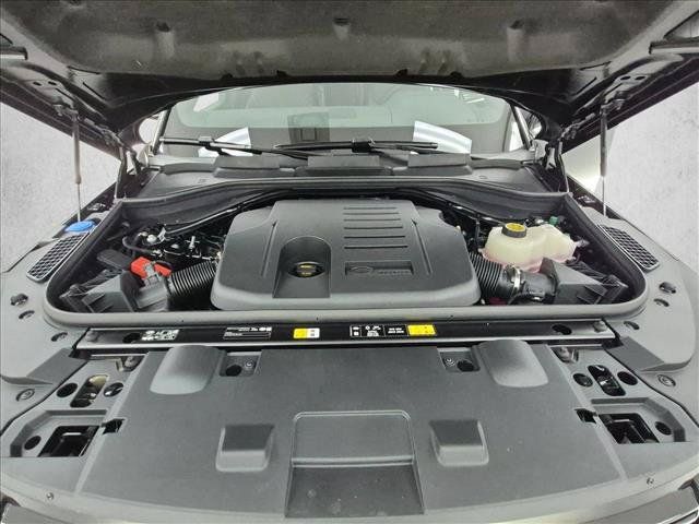 New 2027 Land Rover Range Rover Sport SE AWD/4WD image 17
