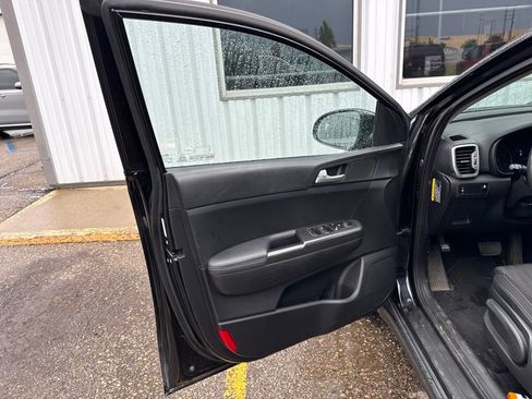 Used 2019 Kia Sportage LX AWD/4WD image 12