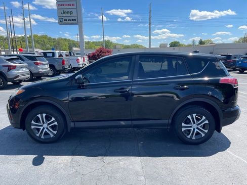 Used 2018 Toyota RAV4 LE w/ All Weather Liner Package AWD/4WD image 9