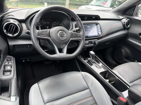 Used 2021 Nissan Kicks SR w/ SR Premium Package FWD image 22