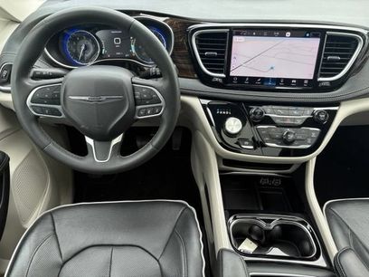 Used 2023 Chrysler Pacifica Limited