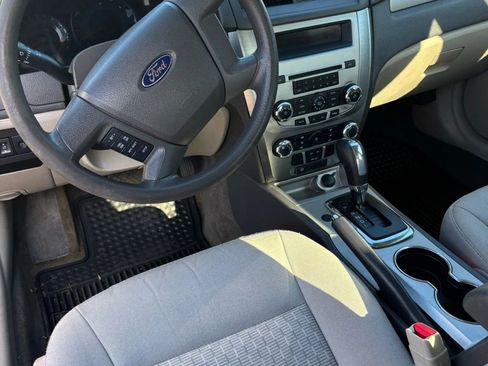 Used 2011 Ford Fusion S image 17
