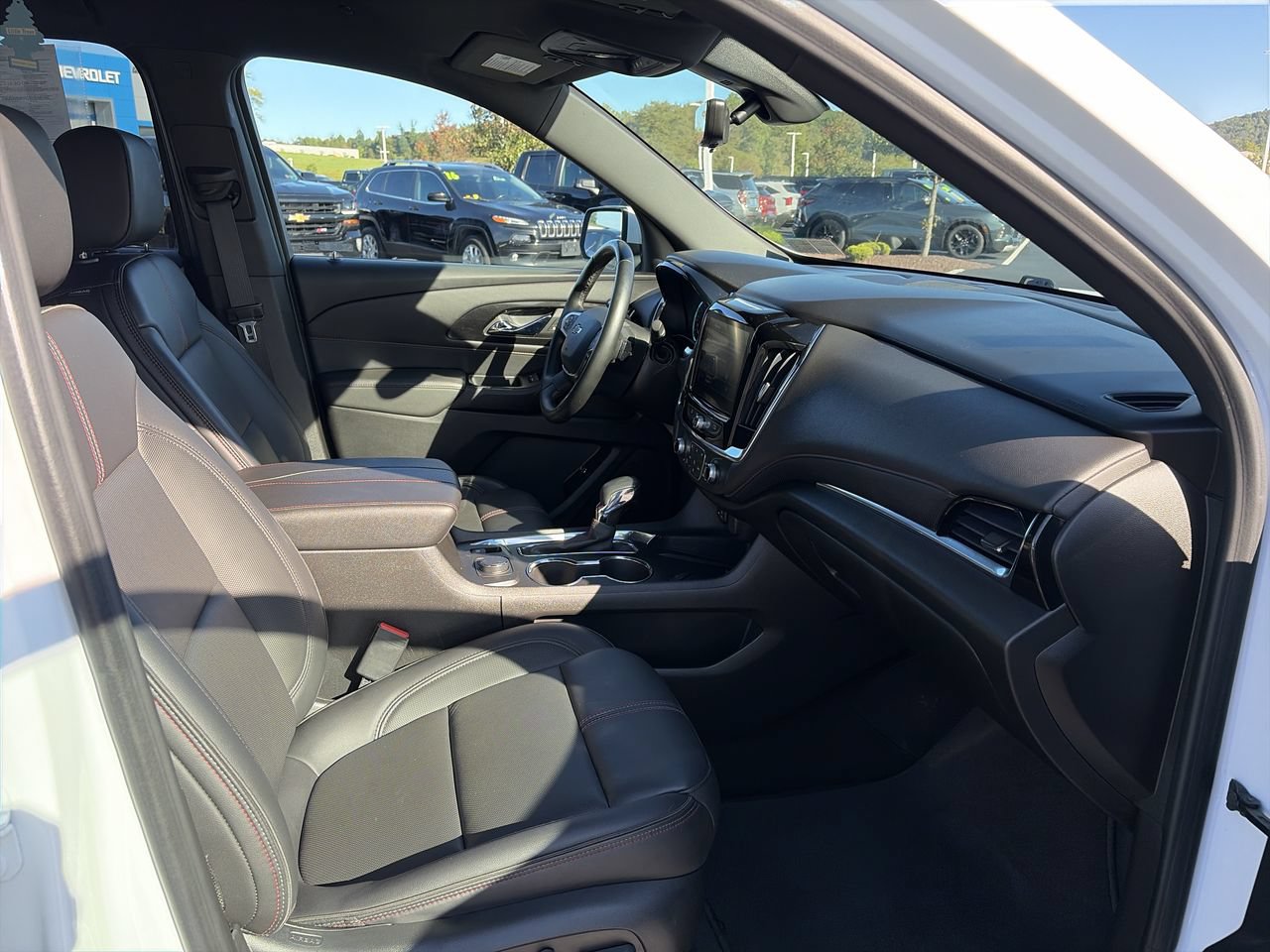 Used 2023 Chevrolet Traverse RS AWD/4WD image 14
