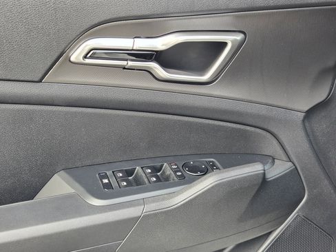New 2026 Kia Sportage LX FWD image 21