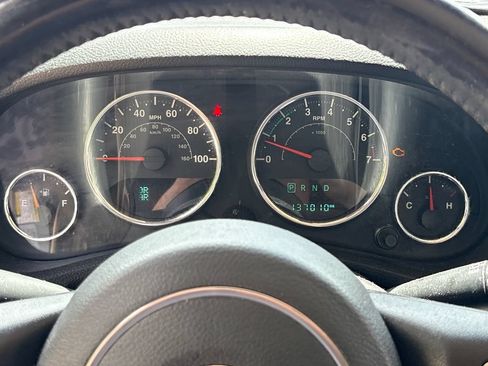 Used 2016 Jeep Wrangler Unlimited Sahara w/ Connectivity Group AWD/4WD image 22