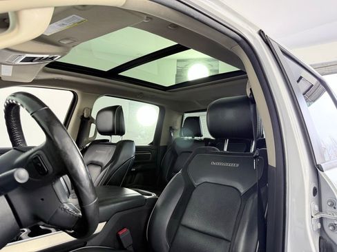 Used 2019 RAM 1500 Laramie image 13