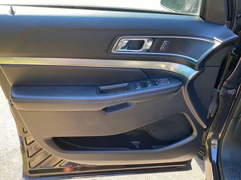 Used 2019 Ford Explorer XLT w/ Equipment Group 201A FWD image 12
