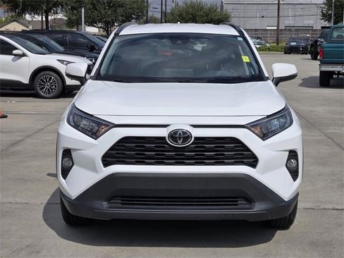 Used 2021 Toyota RAV4 XLE image 2