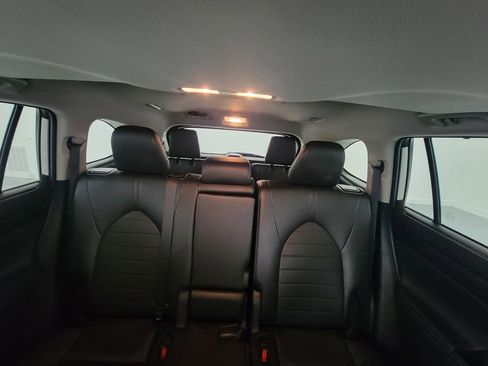 Certified 2025 Toyota Highlander XLE image 14