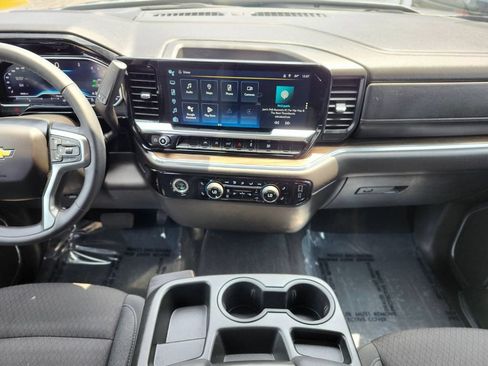 Used 2024 Chevrolet Silverado 1500 LT AWD/4WD image 12
