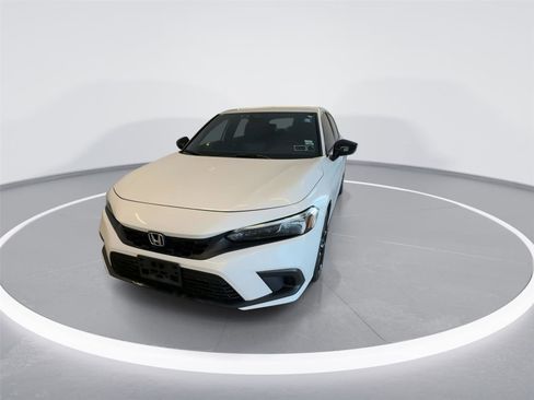Used 2023 Honda Civic Sport image 3