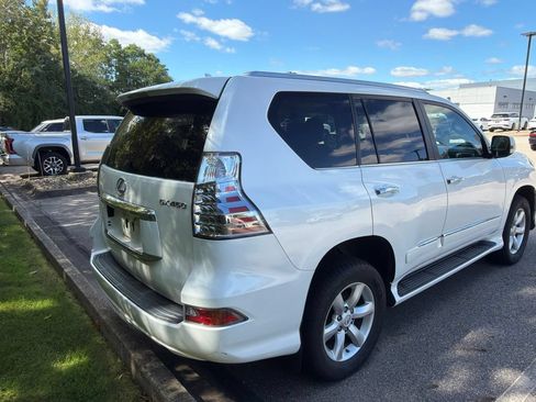 Used 2015 Lexus GX 460 w/ Navigation Package AWD/4WD image 9