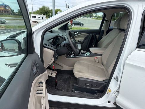 Used 2017 Ford Escape SE FWD image 6