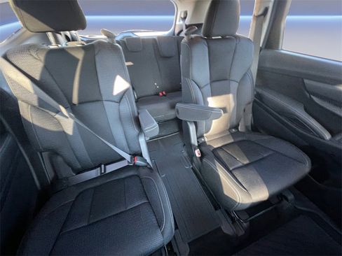 Certified 2024 Subaru Ascent Premium w/ Convenience Package image 18