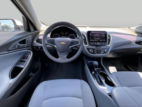 Used 2021 Chevrolet Malibu LT FWD image 6