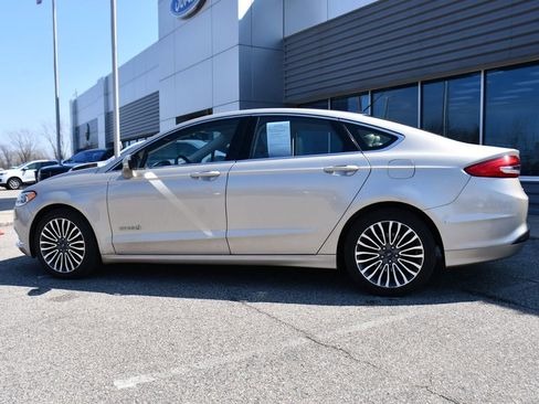 Used 2018 Ford Fusion SE w/ Equipment Group 602A image 3