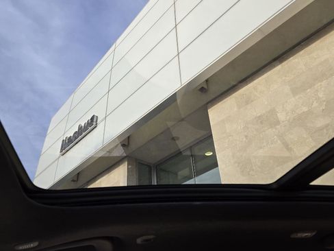 Used 2024 Jeep Grand Cherokee Limited image 28