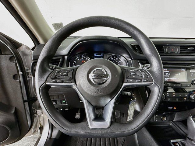 Used 2017 Nissan Rogue S AWD/4WD image 4