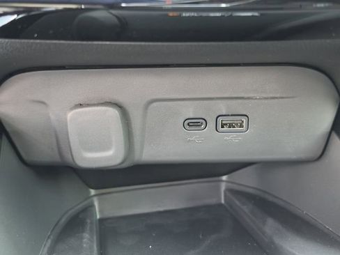 New 2026 Chevrolet Trax RS w/ Sunroof Package FWD image 25