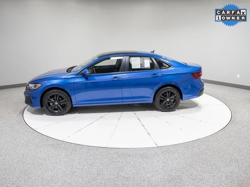 Used 2024 Volkswagen Jetta SE w/ Panoramic Sunroof Package image 32