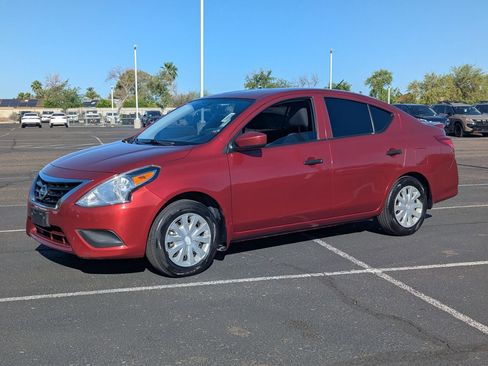 Used 2018 Nissan Versa S Plus image 2