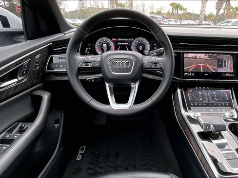 Used 2021 Audi Q8 Premium Plus w/ Premium Plus Package image 5