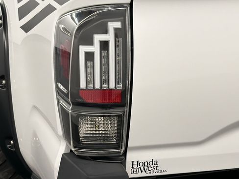 Used 2017 Toyota Tacoma TRD Off-Road w/ Tow Package image 13