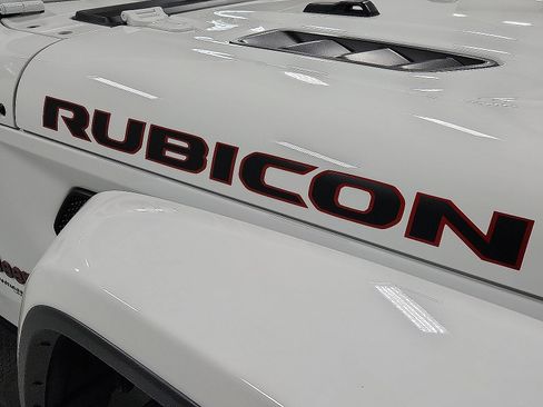 Used 2020 Jeep Wrangler Unlimited Rubicon w/ Dual Top Group image 18