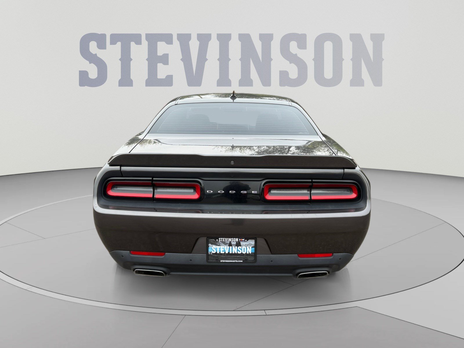 Used 2015 Dodge Challenger SXT Plus w/ Driver Convenience Group RWD image 4