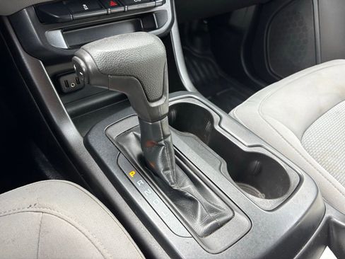 Used 2019 Chevrolet Colorado W/T w/ WT Convenience Package RWD image 9