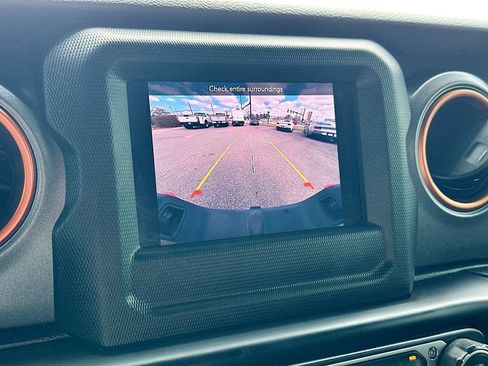 Used 2021 Jeep Gladiator Mojave image 23