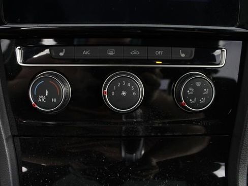 Used 2021 Volkswagen GTI SE image 6