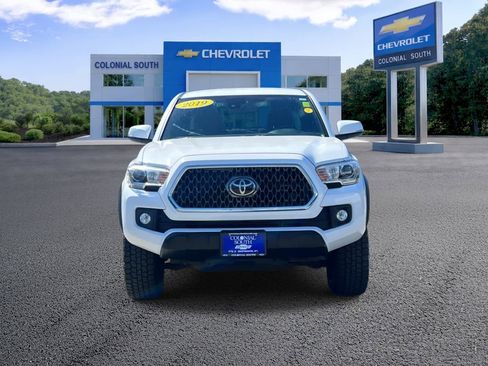 Used 2019 Toyota Tacoma TRD Off-Road w/ Technology Package image 10