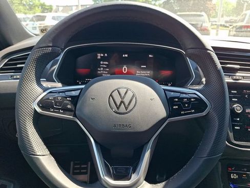 Used 2024 Volkswagen Tiguan SE R-Line AWD/4WD image 19