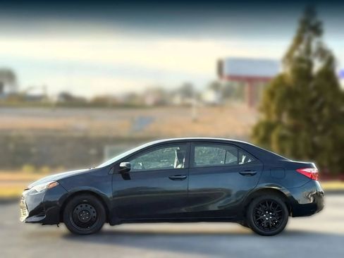 Used 2019 Toyota Corolla LE image 8
